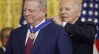 Presiden Biden Berikan Presidential Medal of Freedom kepada Paus Fransiskus