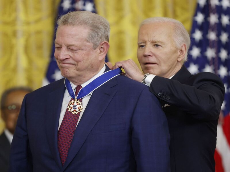 Presiden Biden Berikan Presidential Medal of Freedom